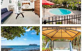 Downtown Hawaiian Theme Condo With Hot Tub, Pool & Beach - Kona Islander Inn